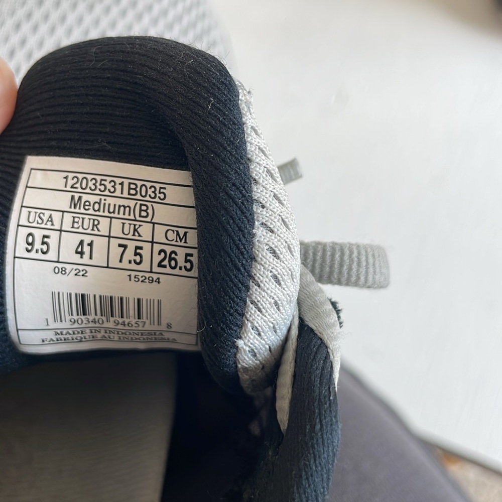 Brooks Women's 9.5 Adrenaline GTS 22 - Picture 6 of 8